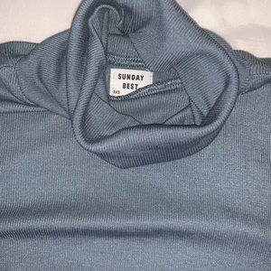 Aritzia Sunday best turtle neck long sleeve